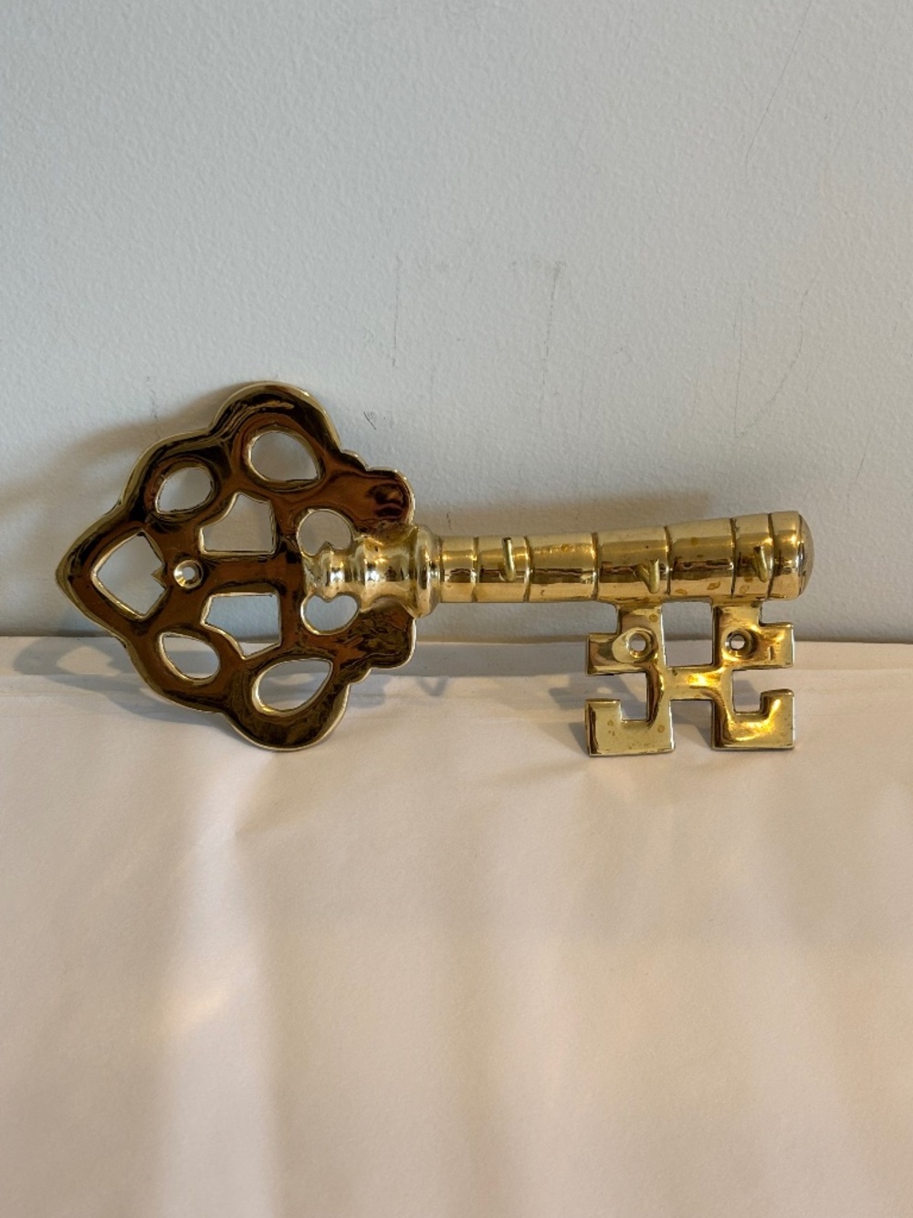 Vintage solid brass wall mounted key holder wall key rack 3 hooks Greek key